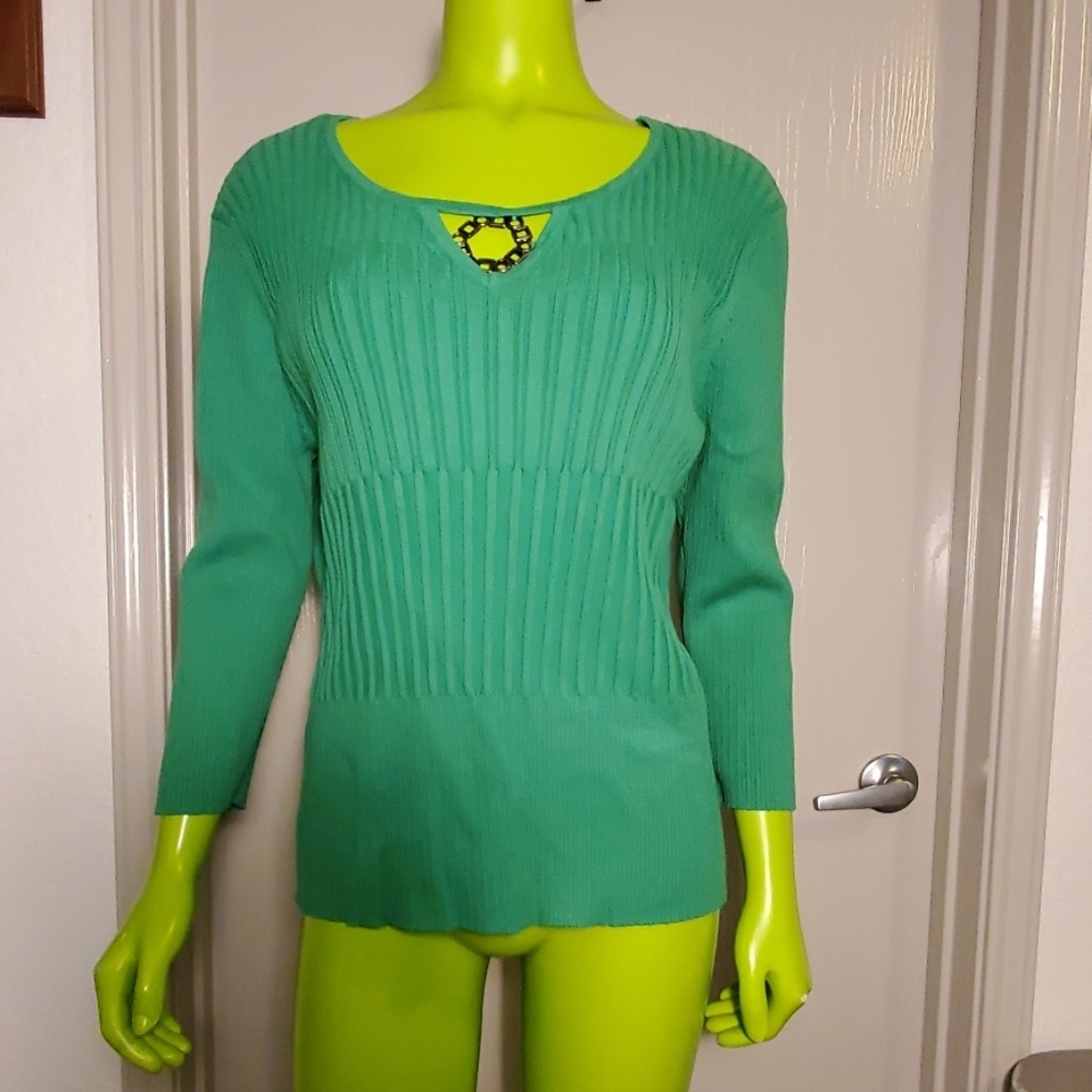 NEW ladies Beautiful Green blouse / sweater type size XL